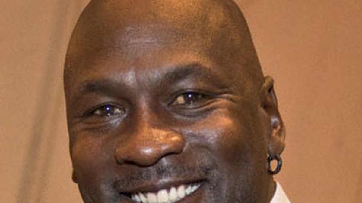 Michael Jordan Weighs In on Jerry Krause's Health Decision as Basketball Legend's Legacy Dominates Sports Discourse